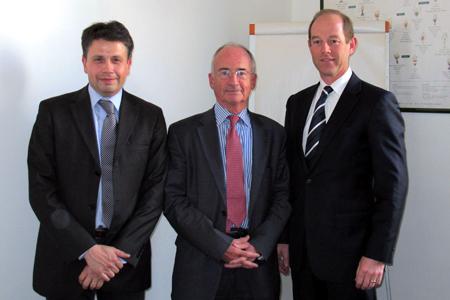 Ghislain de Montgolfier (au centre), président de l’Agev, entouré par Bruno Kessler et Allan Sichel, vice-présidents. © A. AUTEXIER