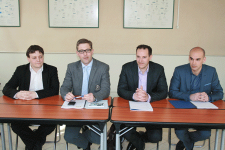De gauche à droite : David Ménival, professeur d'économie à Néoma, Jean-Marc Charpentier, président du groupe des Jeunes, Stéphane Regnault, vice-président, et Hugues Pereira, membre du bureau.