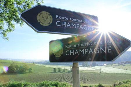 Les panneaux indiquant la route touristique de Champagne vont être installés d'ici la fin du mois d'août. ©Comité Champagne