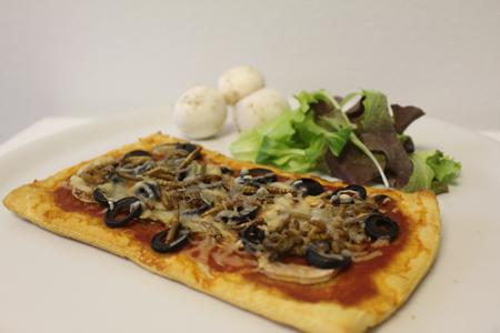 L'accord pizza aux vers de farine et malbec est inédit. © MICRONUTRIS