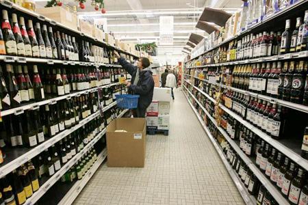 Pour la FFS "les alcools sont tous en situation de concurrence et les consommateurs ne manqueront pas de se reporter sur les moins chers, sans aucun bénéfice de santé publique." © J.-C. GUTNER/ARCHIVES
