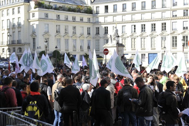 10h45 - rassemblement devant l’Assemblée nationale. Photo : C. Faimali