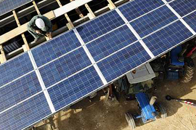 Photovoltaïque : pas de rétroactivité pour les installations jusqu'à 36 kWc (Borloo) (© JM Nossant)