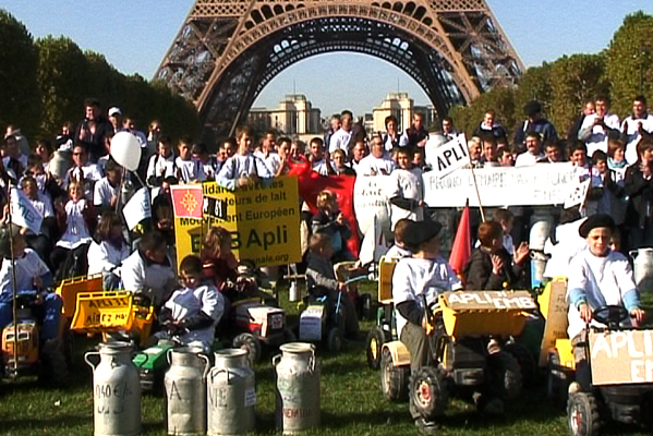 Lait : forte mobilisation de l'Apli au Champs de Mars